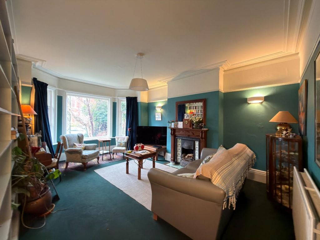 Property photo 2 of 35