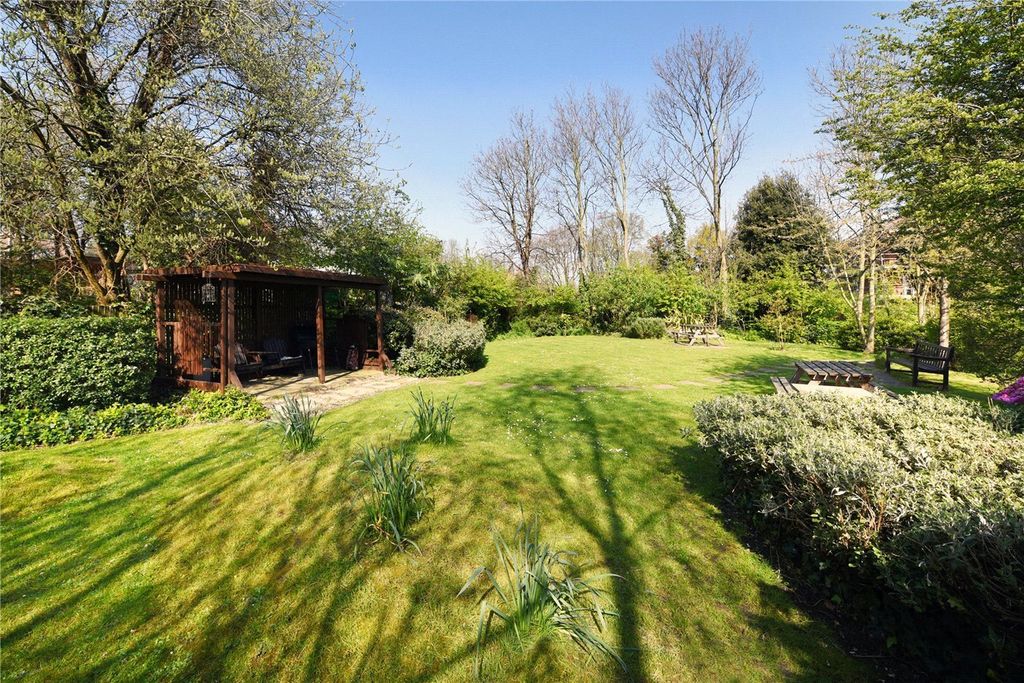 Property photo 2 of 10 Picture No. 21