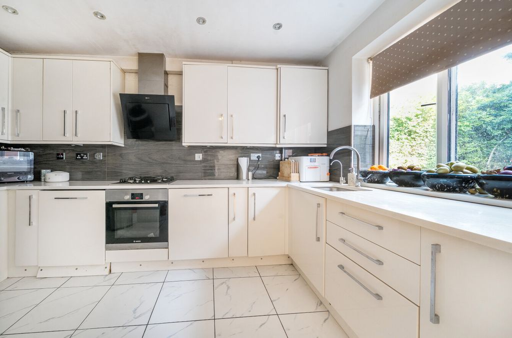 Property photo 3 of 22 1303567-16-68405E...