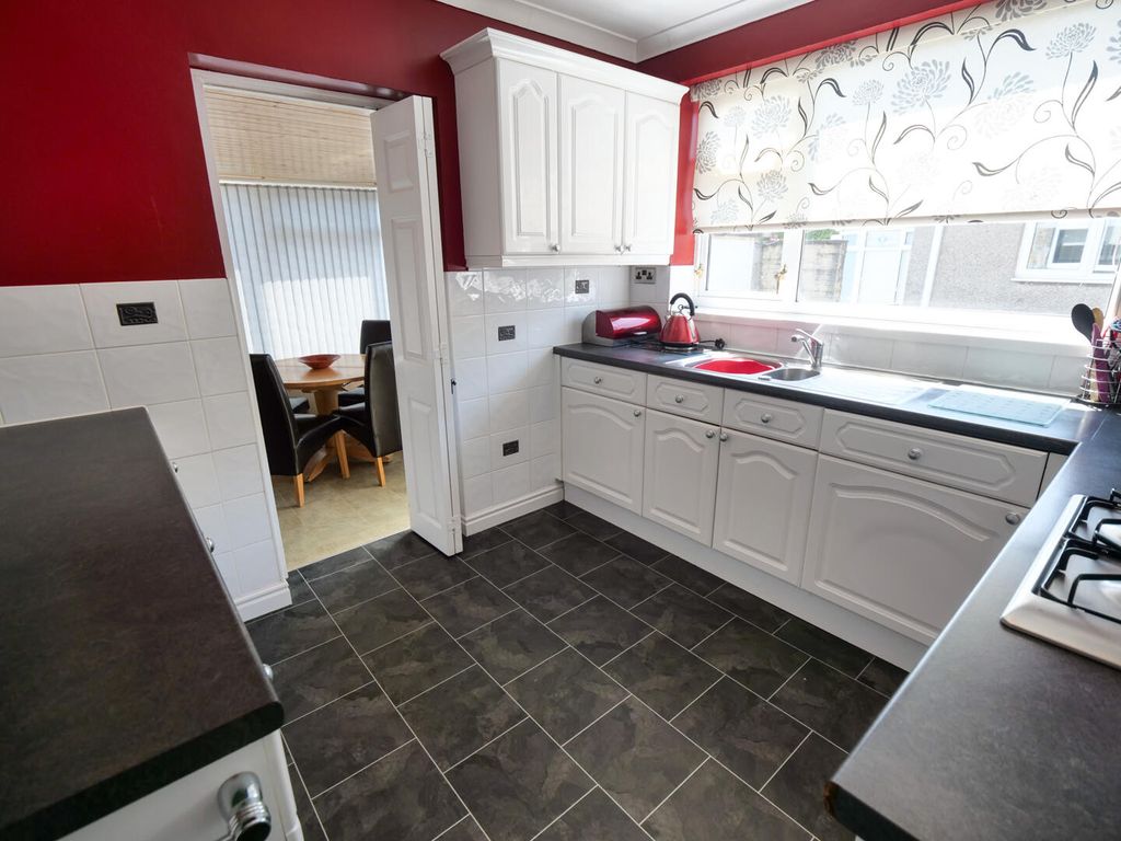 Property photo 3 of 13 Kitchen