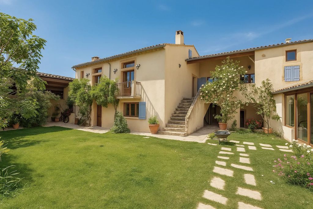 Property photo 2 of 21