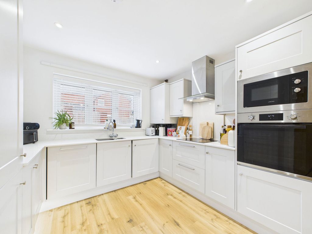 Property photo 2 of 23