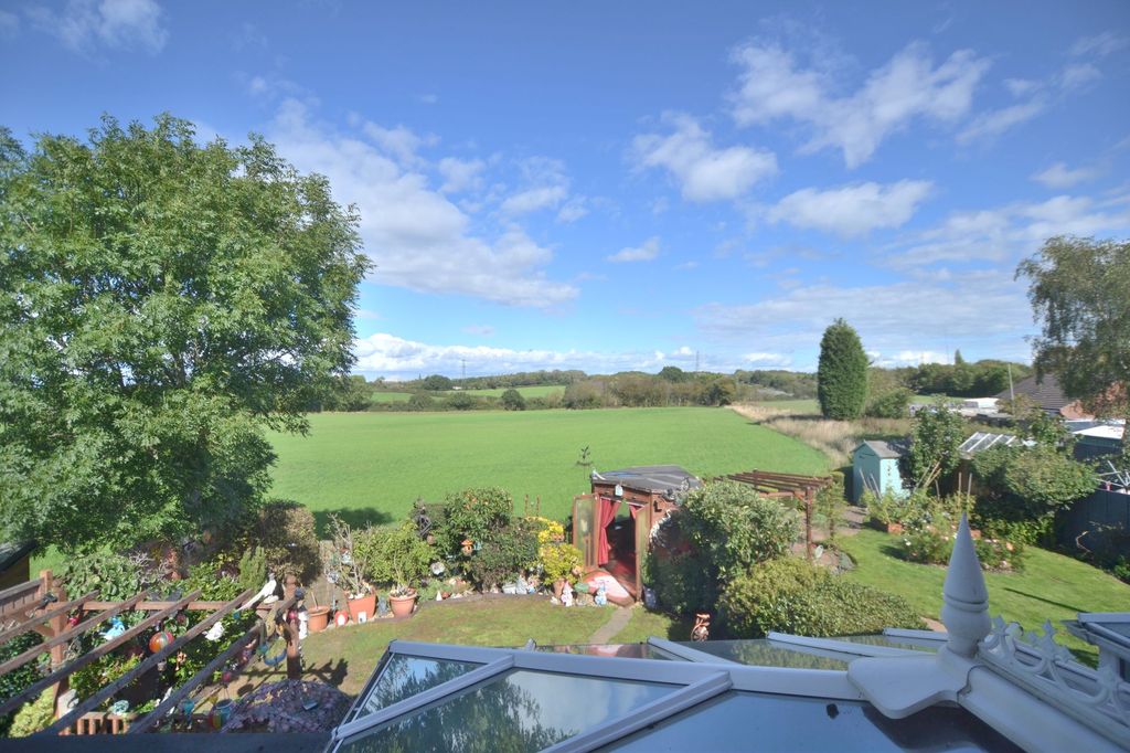 Property photo 2 of 28