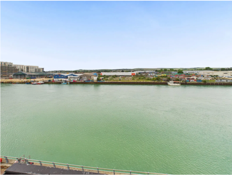 Property photo 3 of 18 3