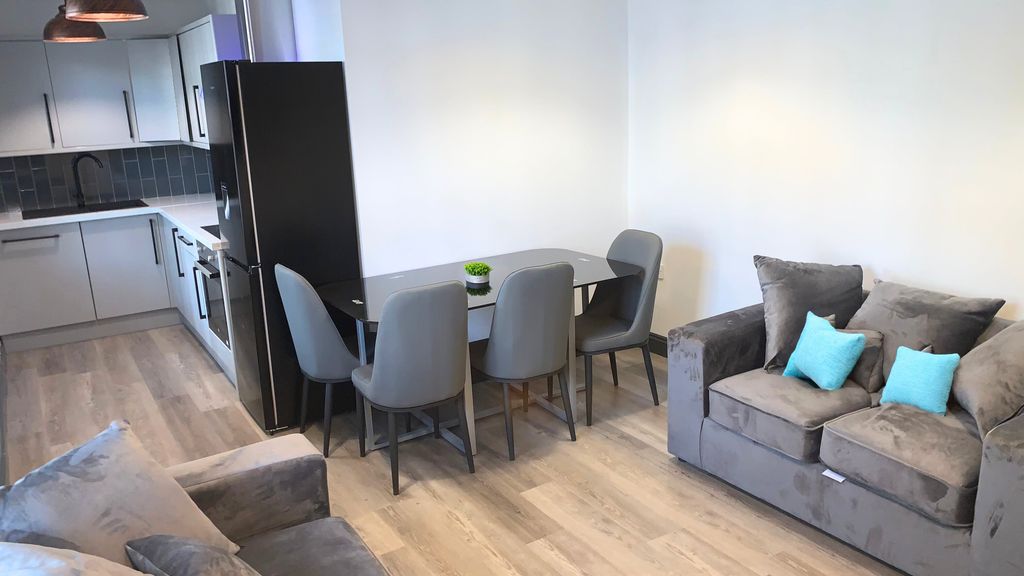 Property photo 1 of 14 844Ab652-465A-4341-A41E-F1166400A1Ec