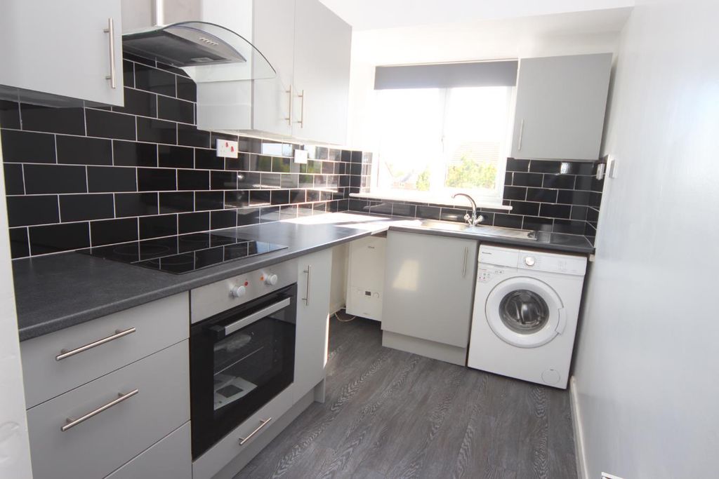 Property photo 2 of 5 Kitchen