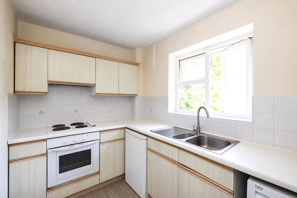Property photo 2 of 11 Picture No. 23