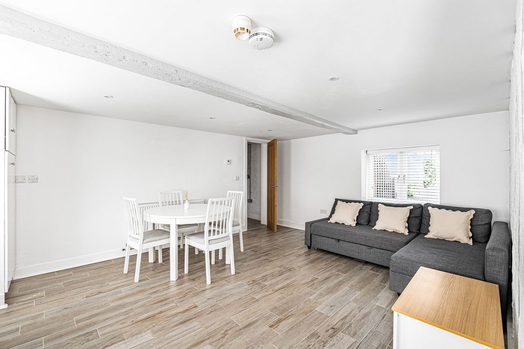 Property photo 2 of 14 3_81197