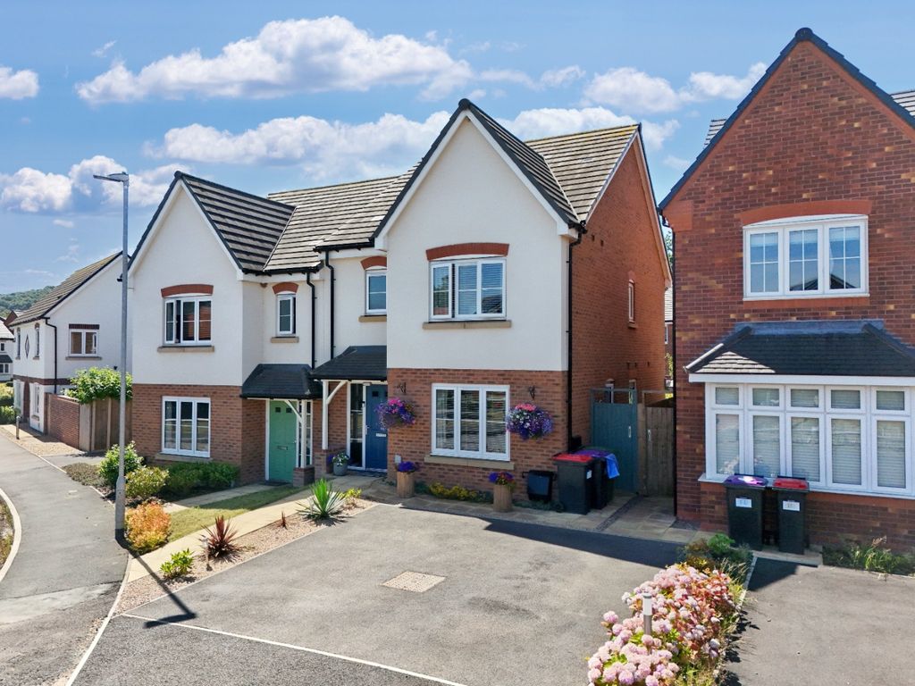 Property photo 1 of 33 4295990