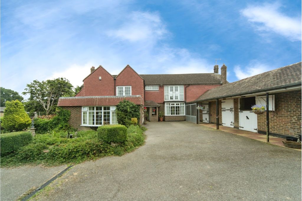 Property photo 2 of 22