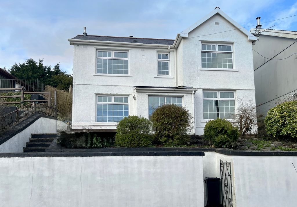 Property photo 1 of 9