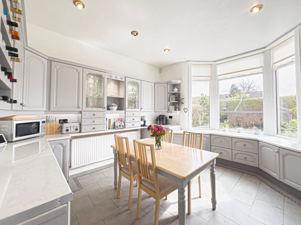 Property photo 2 of 25