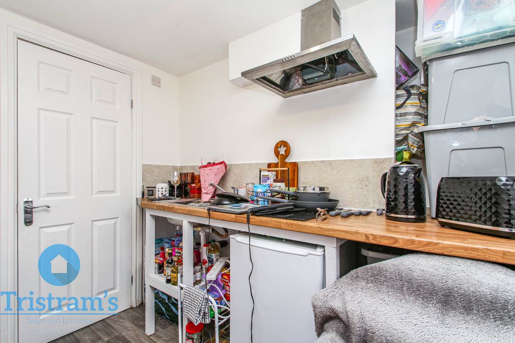 Property photo 3 of 7 Img_4071