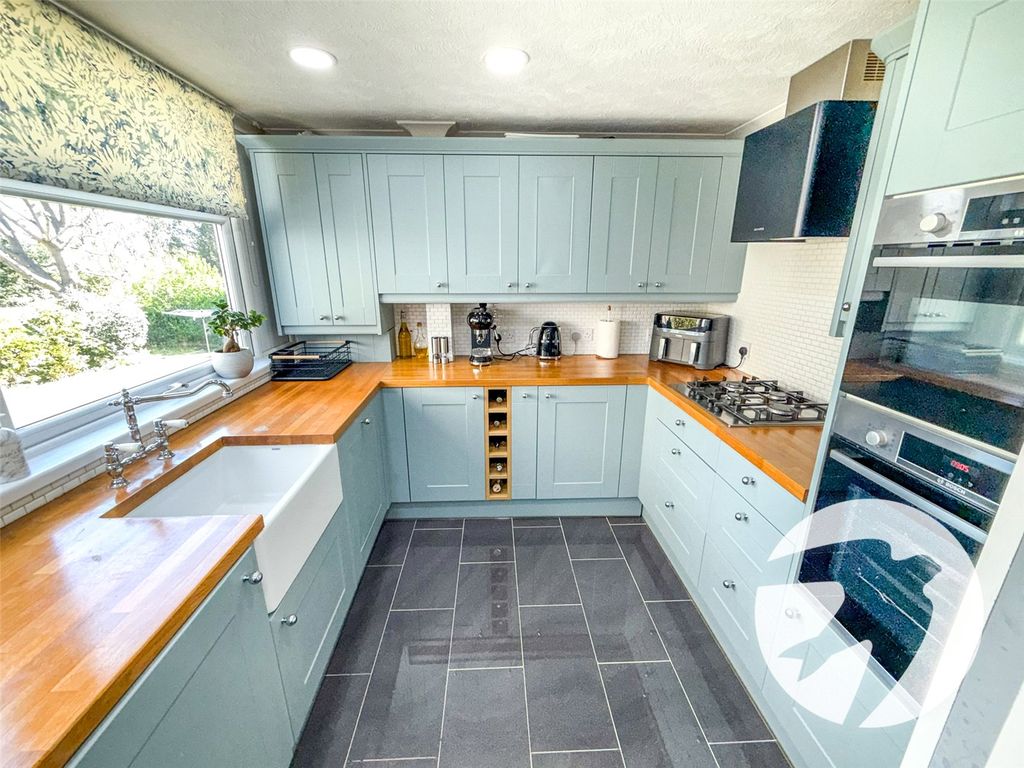 Property photo 3 of 15 Picture No. 17