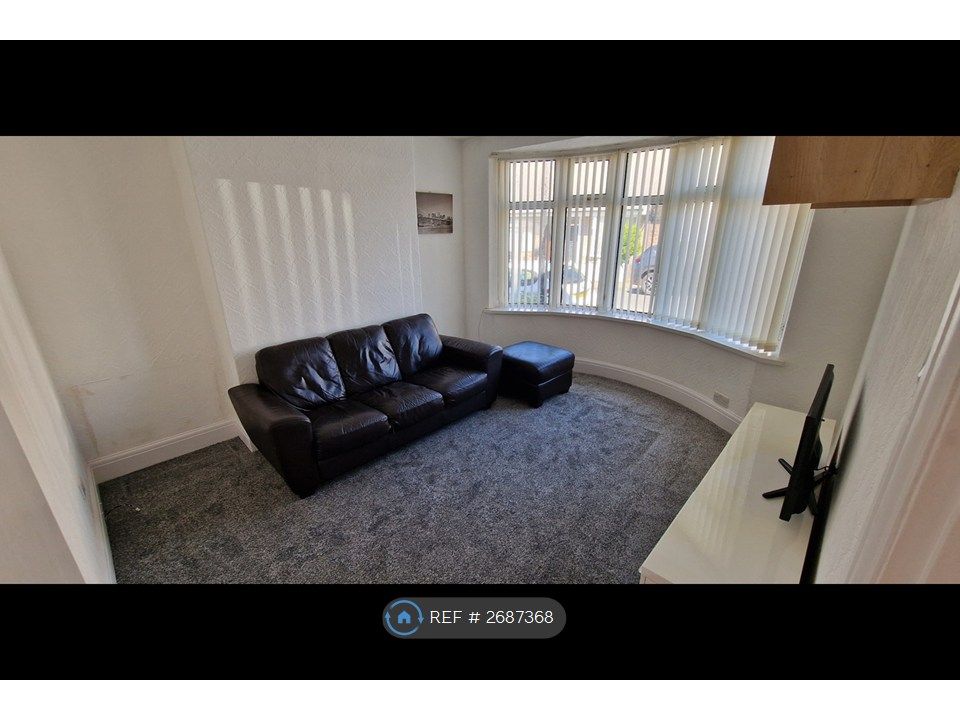 Property photo 3 of 12 Living Room