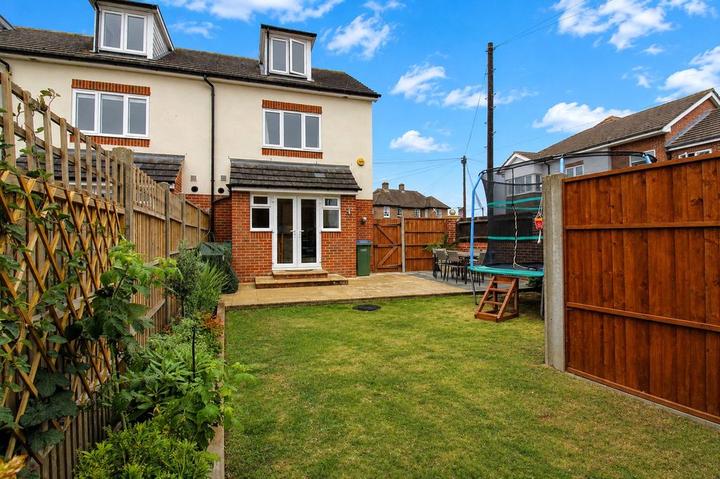 Property photo 1 of 21 Picture No. 08