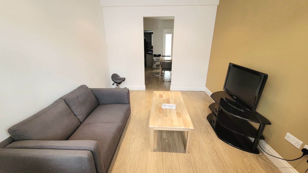 Property photo 3 of 14 Image