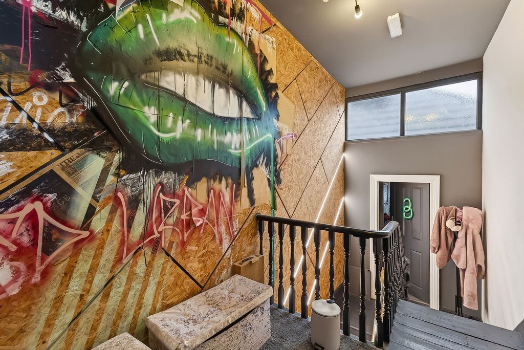 Property photo 2 of 29