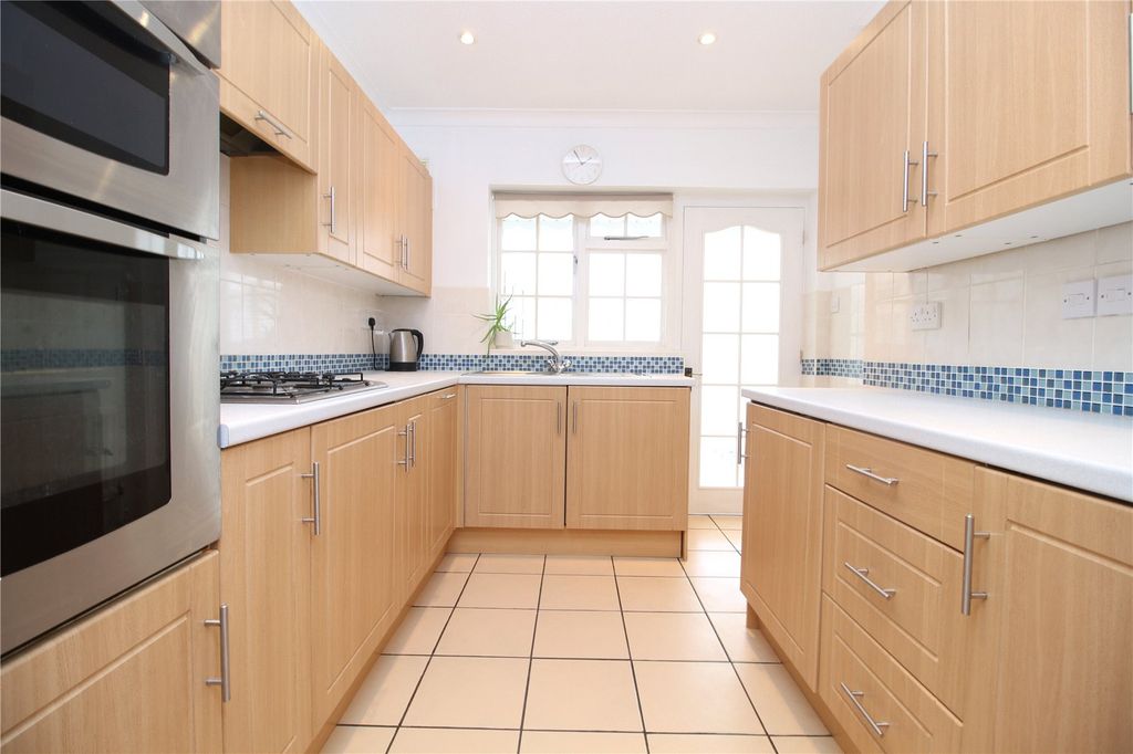 Property photo 3 of 11 Picture No. 14