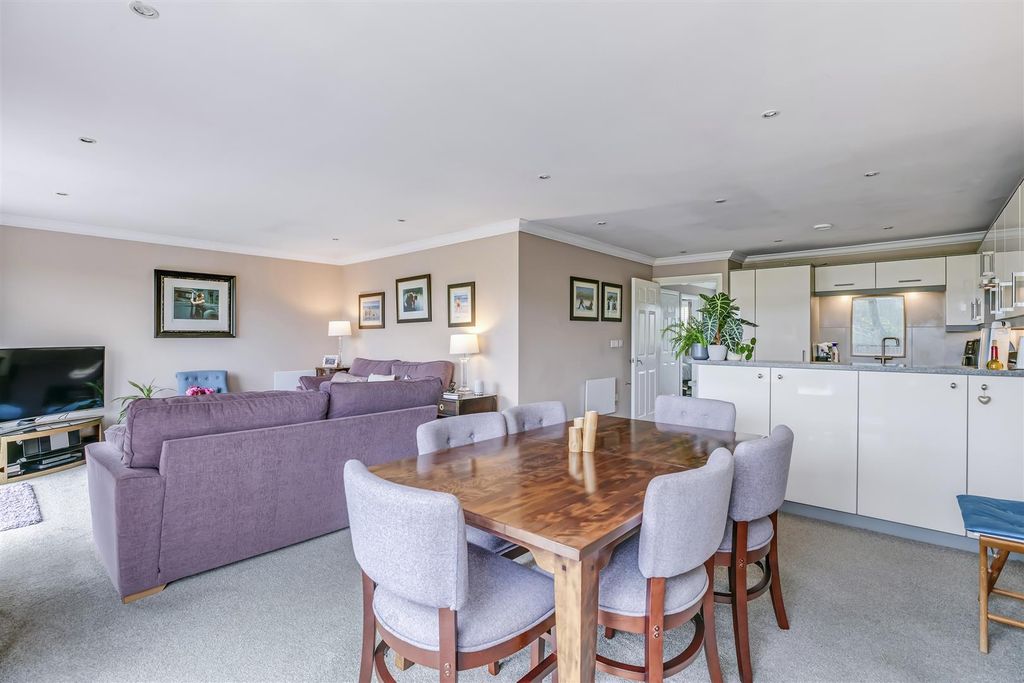 Property photo 3 of 19 Dining Area 2.Jpg