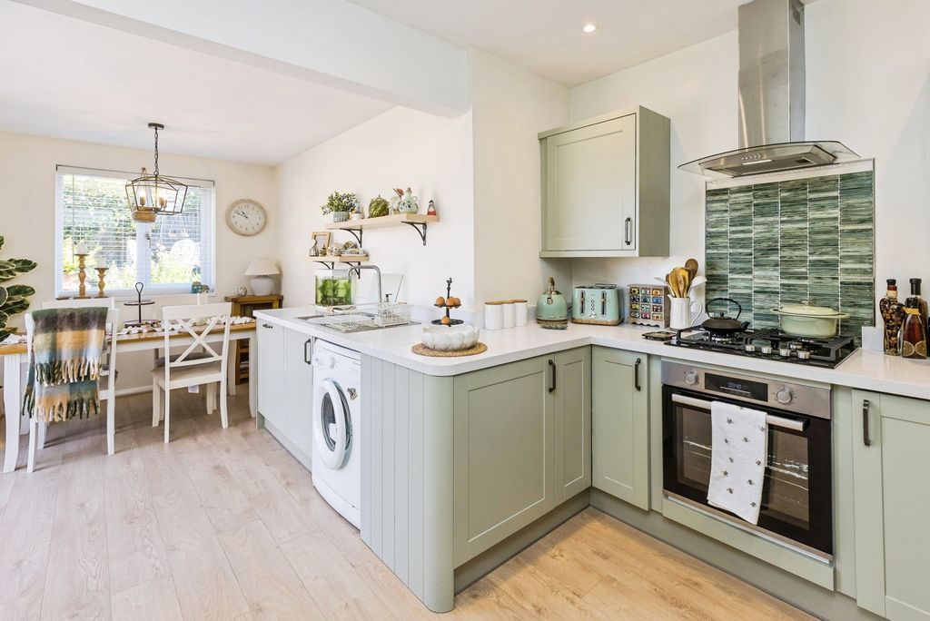 Property photo 3 of 19 Pbox-Img.Jpg
