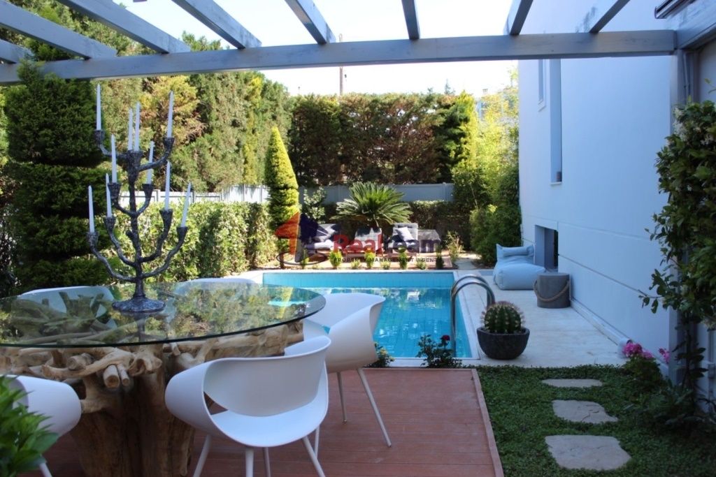 Property photo 2 of 22