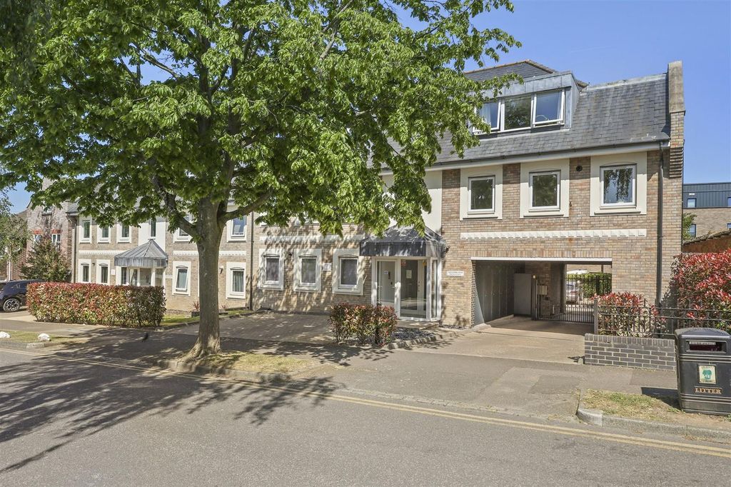Additional image 23 of 3 bed flat for saleCrows Road, Epping CM16