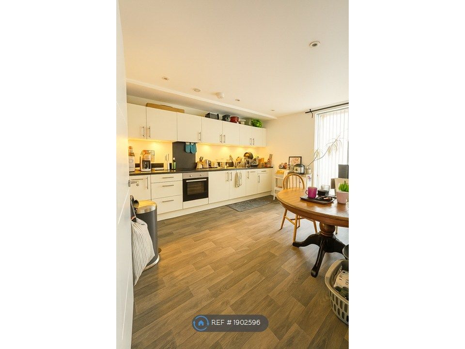 Property photo 3 of 13 Kitchen