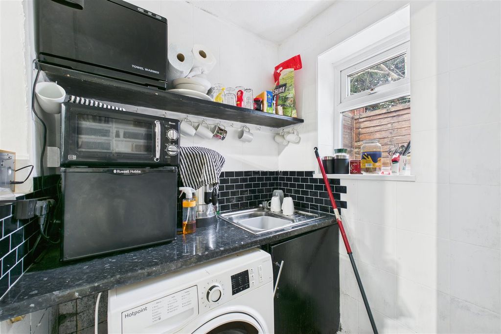 Additional image 8 of 1 bed terraced house for saleLower High Street, Shirehampton, Bristol BS11