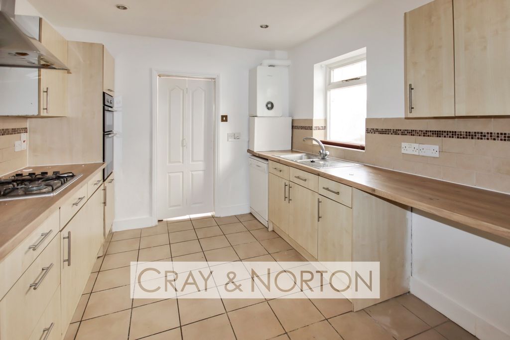 Property photo 3 of 8 Photo 3