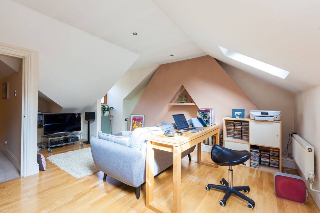 Property photo 3 of 9