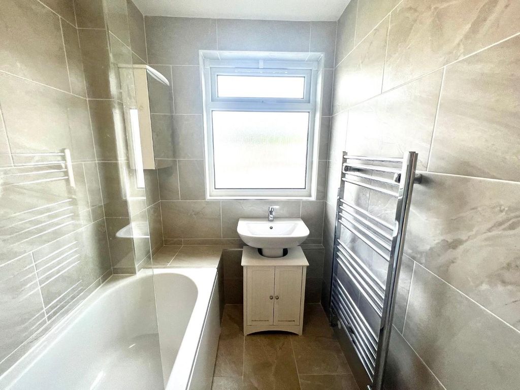 Property photo 3 of 19 8Bd3D79F-762C-49A9-82E1-6D21Cb185703.Jpeg