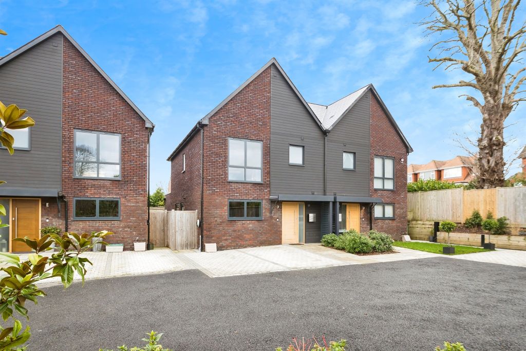 Property photo 2 of 20