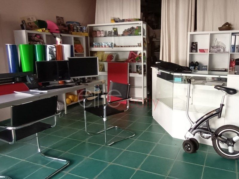Property photo 1 of 2