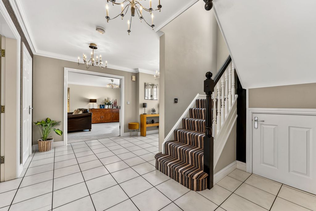 Property photo 2 of 59