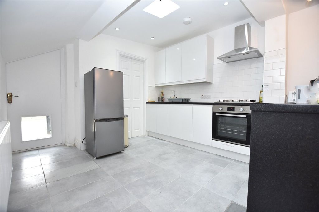 Property photo 2 of 9 Picture No. 05