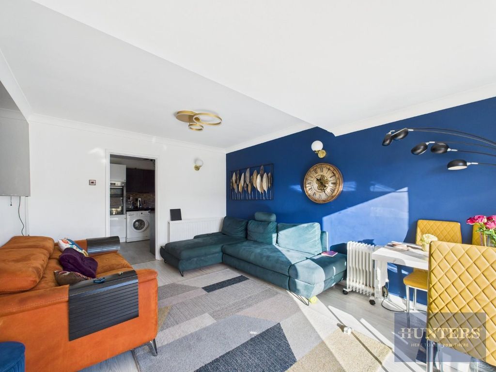 Property photo 3 of 11 Living Room II.Jpg