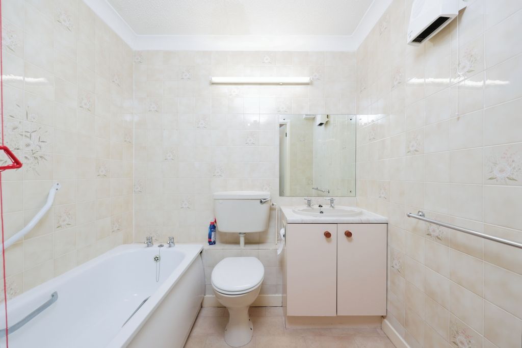 Property photo 3 of 14 Image