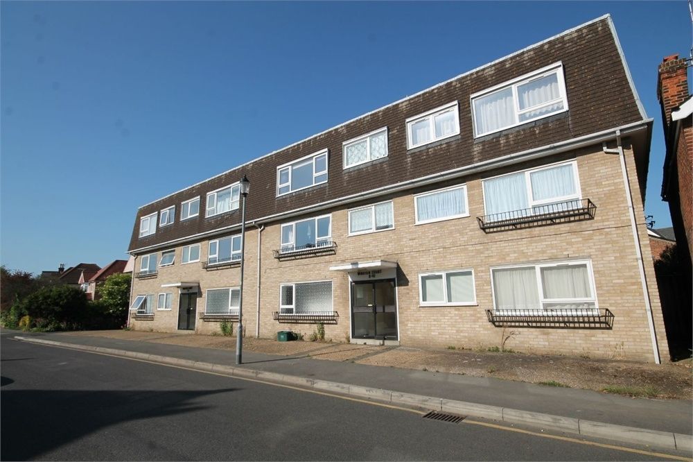 Property photo 1 of 8