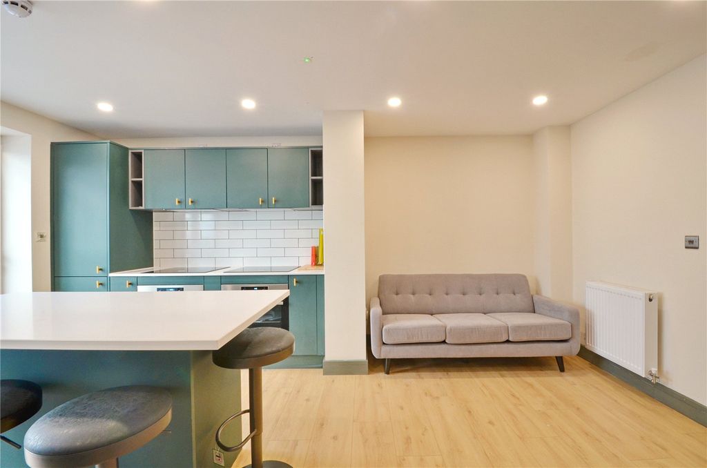 Property photo 3 of 12 Picture No. 11