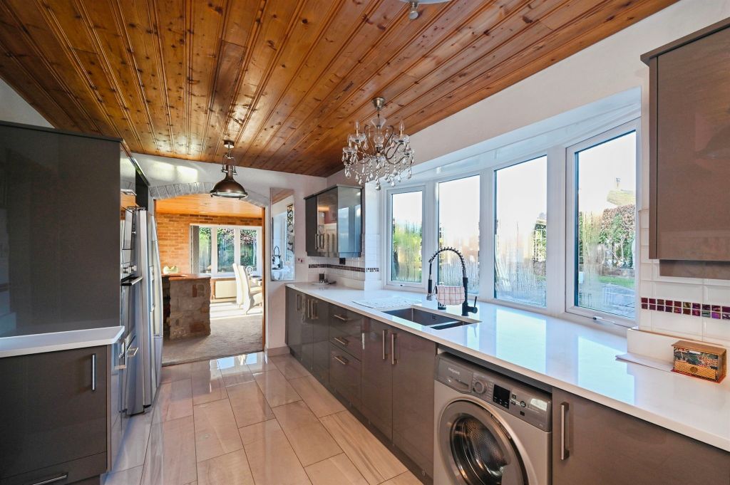 Property photo 2 of 34