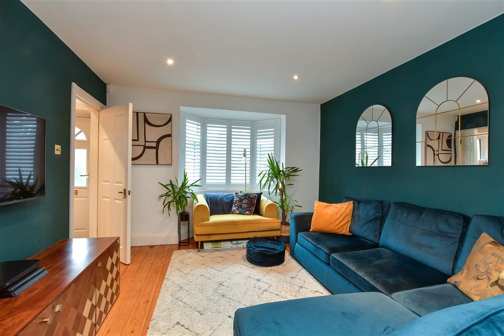 Property photo 2 of 12 Lounge