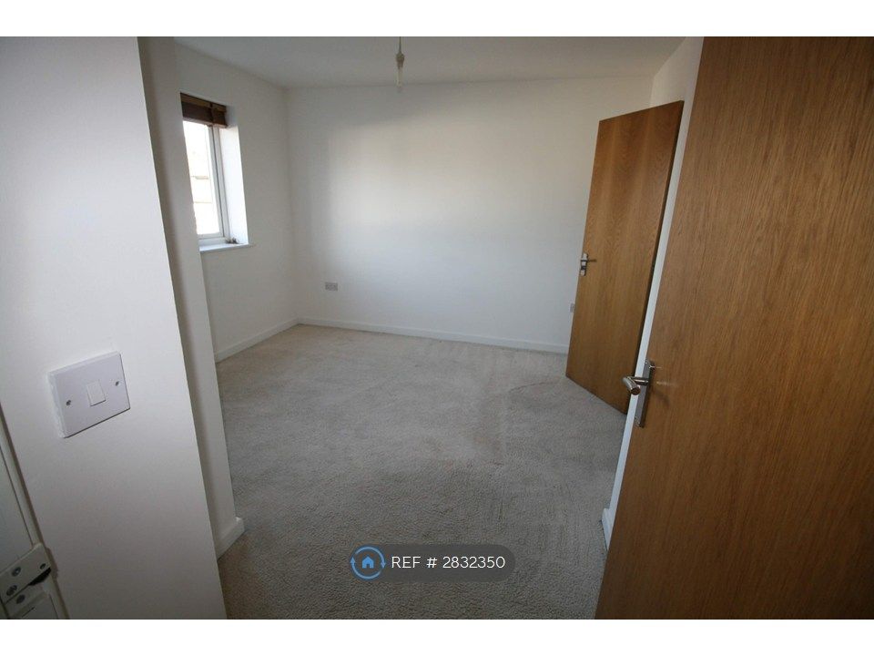 Property photo 3 of 25