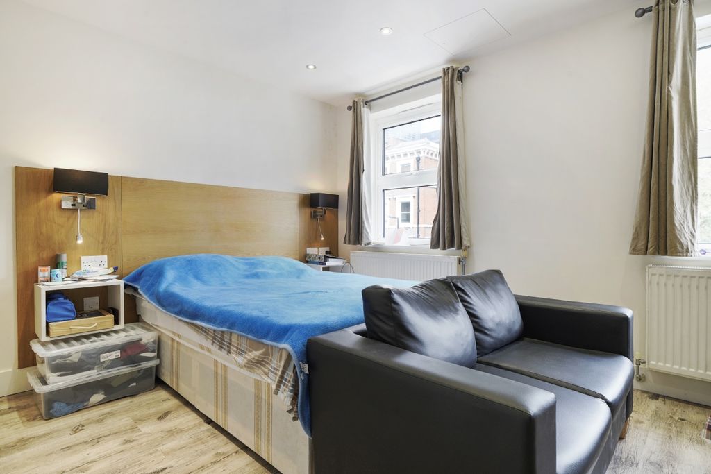 Property photo 2 of 6