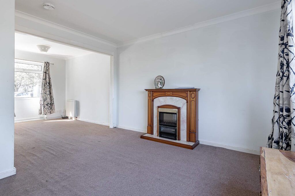 Property photo 2 of 25