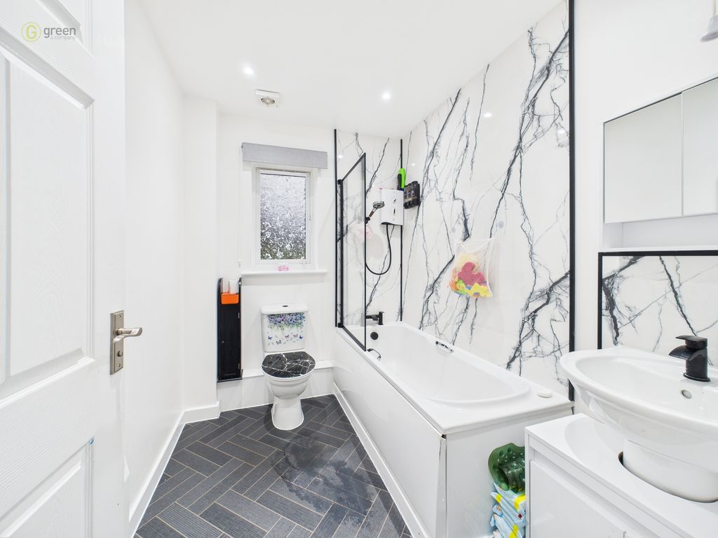 Property photo 2 of 12 Cam01698G0Pr0136Still016