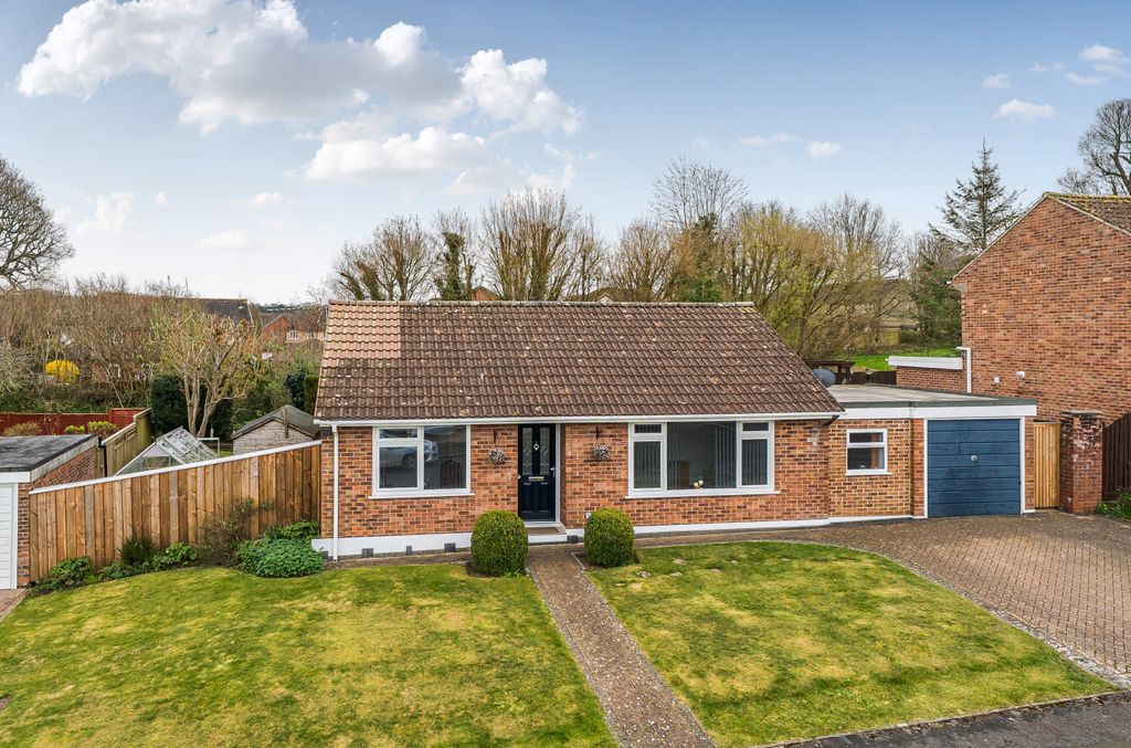 Property photo 1 of 23 1422098-22-69c293...