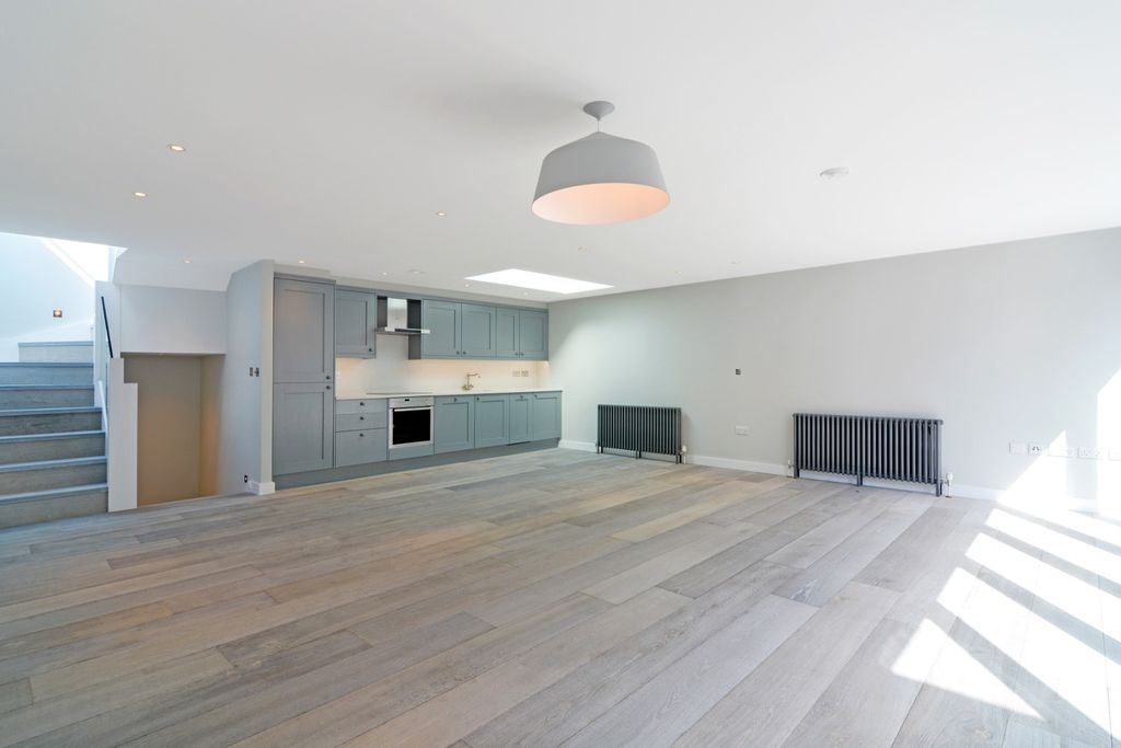 Property photo 1 of 21 980391