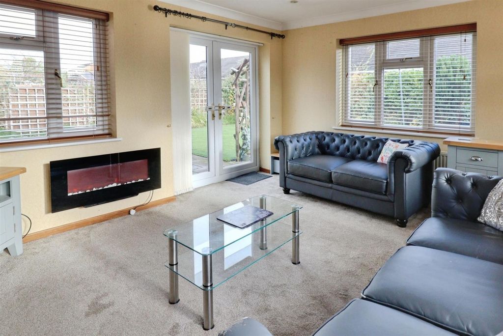 Property photo 3 of 27