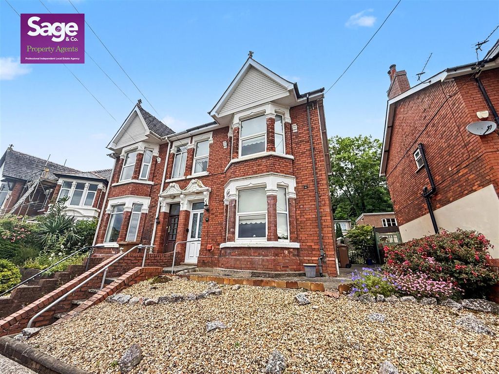 Property photo 1 of 31